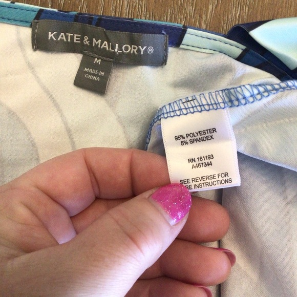 Kate & Mallory Womens Blue Geometric Print Cold Shoulder Tunic Blouse Size Med - Picture 7 of 8